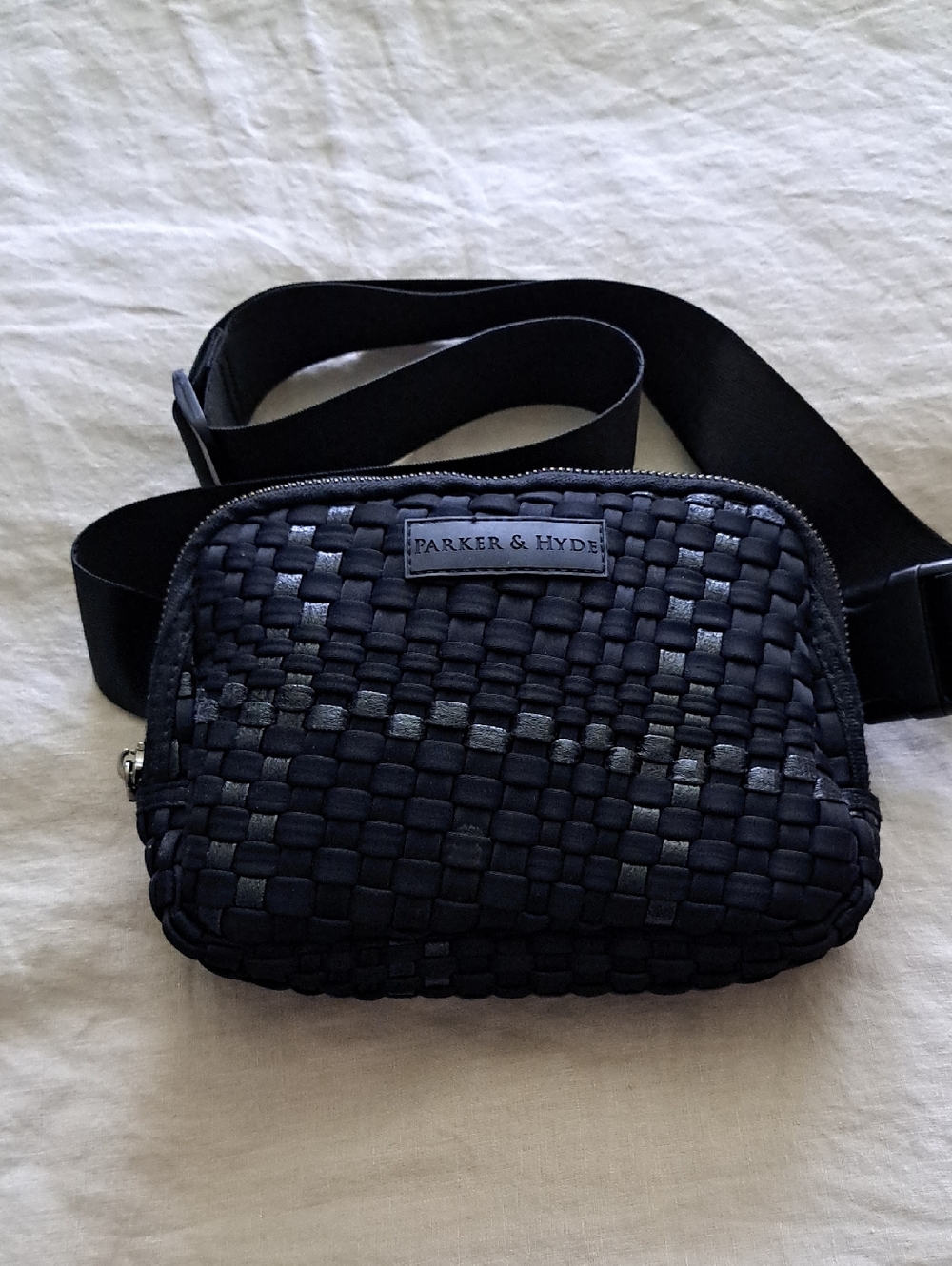 Parker & Hyde Jet Black Woven Adjustable Belt Bag Zipper Closure Metallic